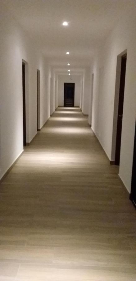 Skar Hotel Mahajanga Extérieur photo